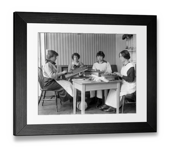 Framed Print : Belgians Girls lace makers in London. 1914 - 1918 Framed Print : Belgians Girls lace makers in London. 1914 - 1918