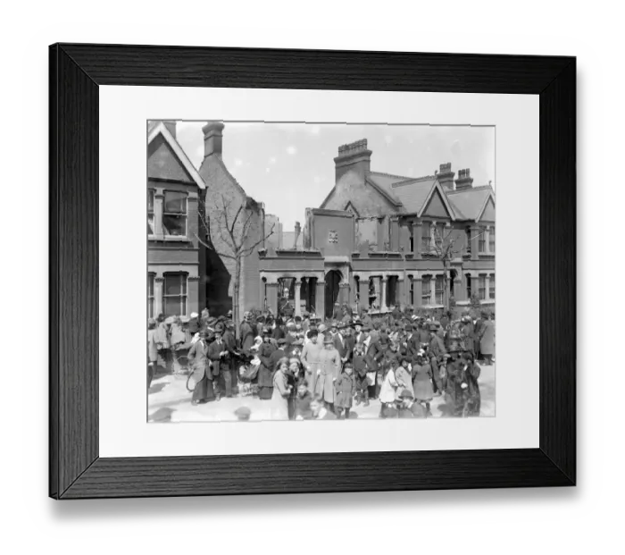 Framed Print : London Air Raid. 1914-1918