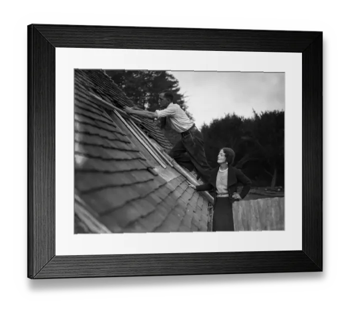 Framed Print : Mr A H Gerrard, the sculptor, and his fiancee, Miss Kathleen Leigh Pemberton