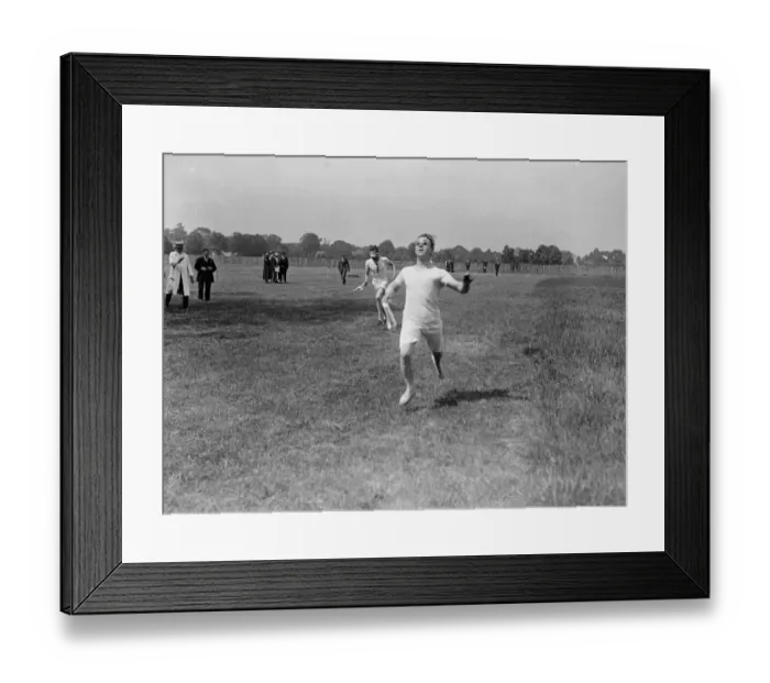 Framed Print : A Blind Runner at St Dunstans, London 21 June 1920 Framed Print : A Blind Runner at St Dunstans, London 21 June 1920
