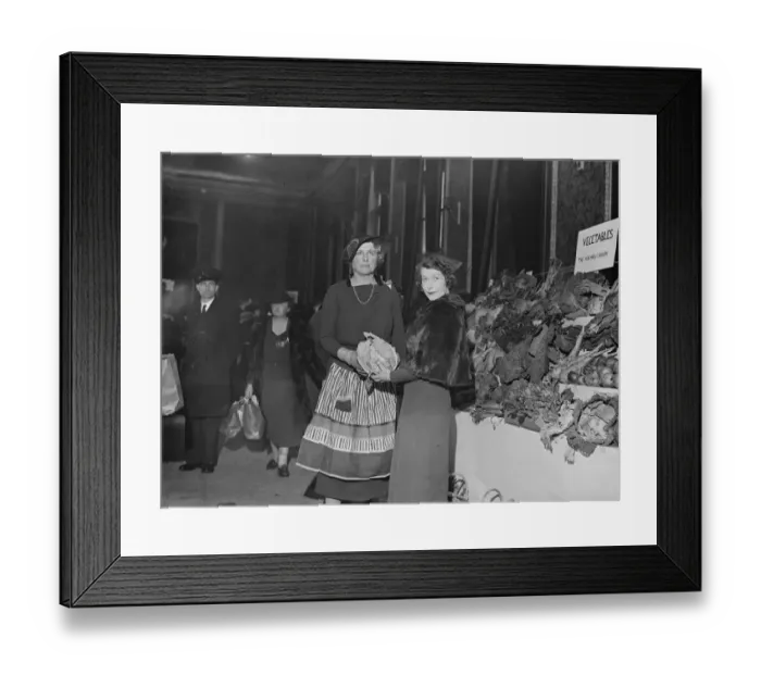 Framed Print : Pictured at the Country Produce Market held at Grosvenor Hall, Buckingham Palace Road