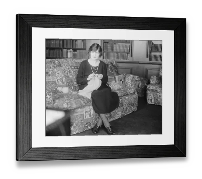 Framed Print : Mrs Ian Bullough ( Miss lily Elsie ) at her new home, Drury lane farm, Gloucestershire Framed Print : Mrs Ian Bullough ( Miss lily Elsie ) at her new home, Drury lane farm, Gloucestershire