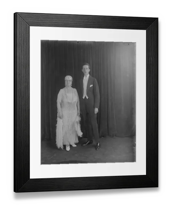 Framed Print : Society and stage at Devonshire House Ball in aid of the Peoples League of Health Framed Print : Society and stage at Devonshire House Ball in aid of the Peoples League of Health