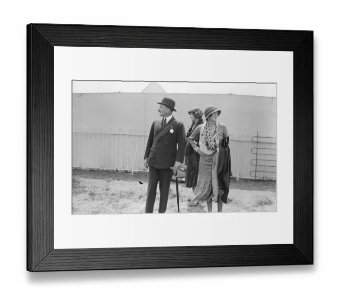 Framed Print : RAF Pageant at Hendon Major Hume Gore and Viscountess Ipswich ( his wife ) 1932 Framed Print : RAF Pageant at Hendon Major Hume Gore and Viscountess Ipswich ( his wife ) 1932
