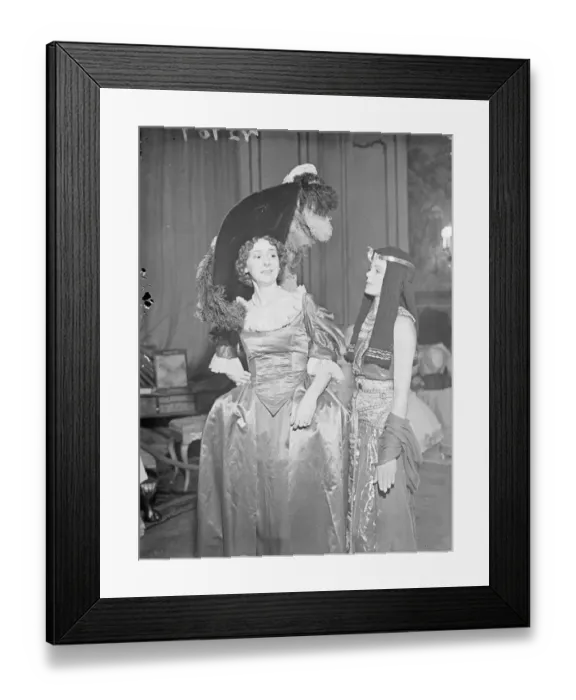 Framed Print : Beauties of the past come to life in London. Well-known women, in costume, are appearing Framed Print : Beauties of the past come to life in London. Well-known women, in costume, are appearing
