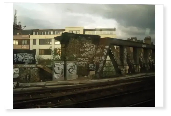 Print : Grim built-up area and landscape of railway architecture with brickwork and bridge Print : Grim built-up area and landscape of railway architecture with brickwork and bridge