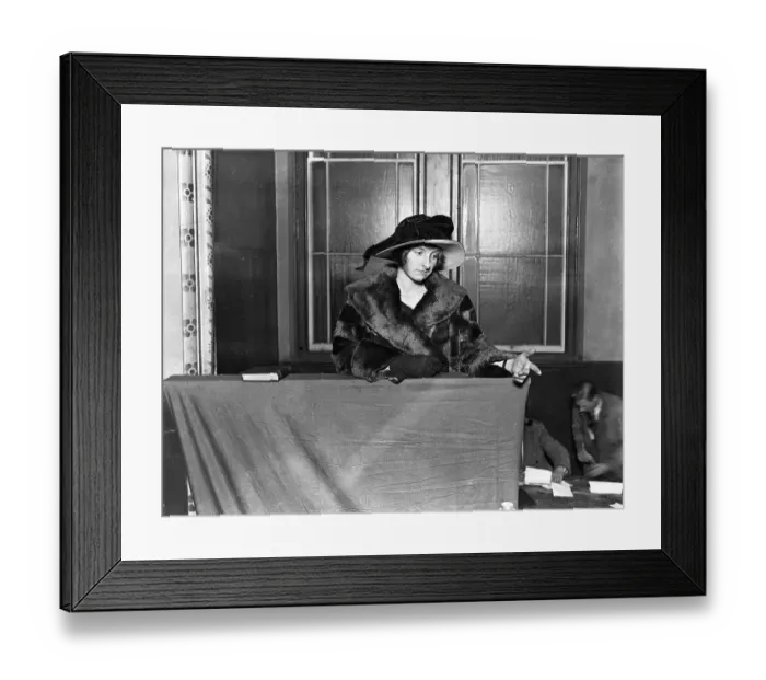 Framed Print : Cambridge undergraduates Mock Trial at Alexandria Hall - Rex versus Harold