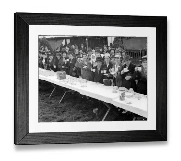 Framed Print : Hoxton Market Mission. 1939 Framed Print : Hoxton Market Mission. 1939