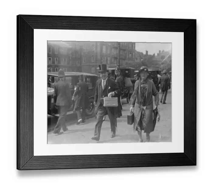 Framed Print : Eton versus Harrow cricket at Lords Cricket Ground Mr and Mrs Phillips Oppenheim 9 Framed Print : Eton versus Harrow cricket at Lords Cricket Ground Mr and Mrs Phillips Oppenheim 9