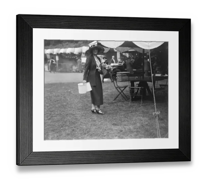 Framed Print : Well Known society people help YWCA Blue Fair in the grounds of Lansdowne House Viscomtesse Framed Print : Well Known society people help YWCA Blue Fair in the grounds of Lansdowne House Viscomtesse