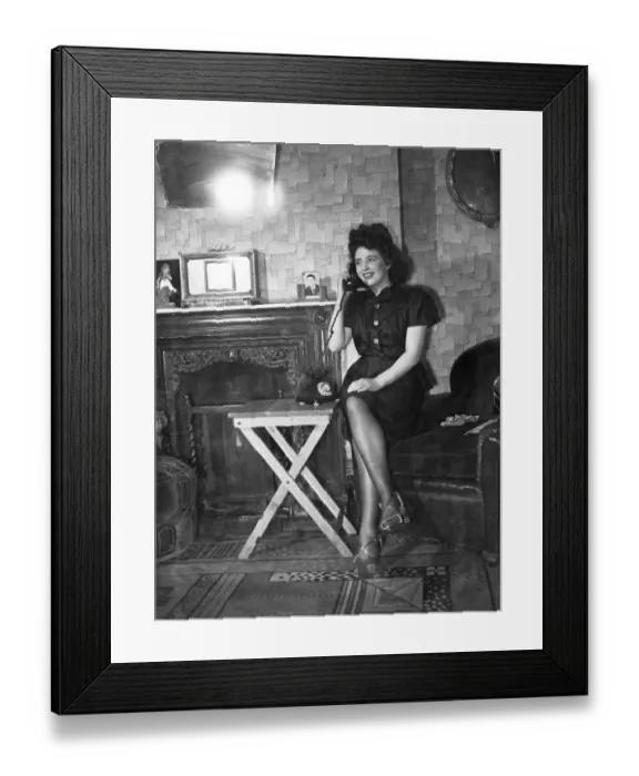 Framed Print : Tonight the story newly is Davies of London will marry her fiance ex--American army