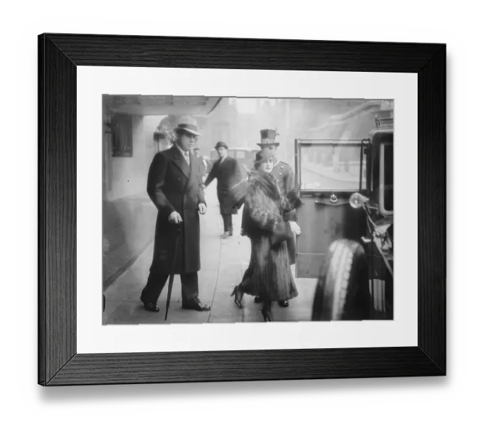 Framed Print : Woolworth heiress ( Barbara Hutton ) in London with her Prince Alexis Mdivani. 31