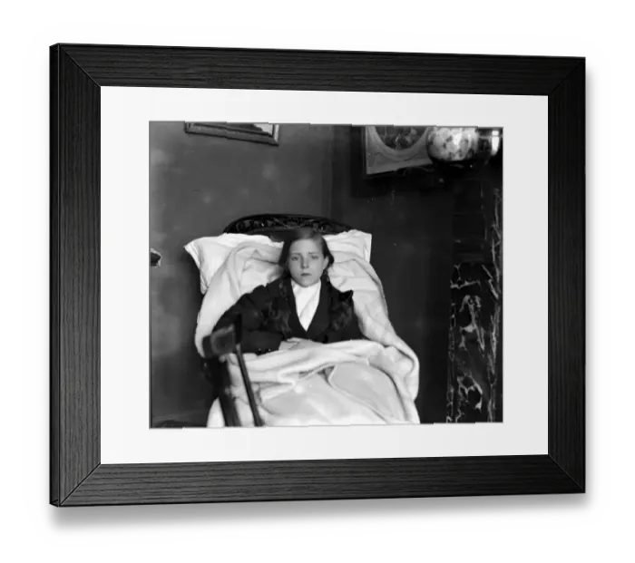 Framed Print : Ipswich Air Raid. Little Elsie Warner. 1914-1918 Framed Print : Ipswich Air Raid. Little Elsie Warner. 1914-1918