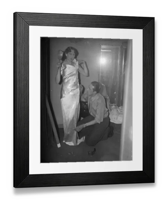Framed Print : Wimbledon tennis player and referee becomes fashionable dress designer. Mr C T Tinling