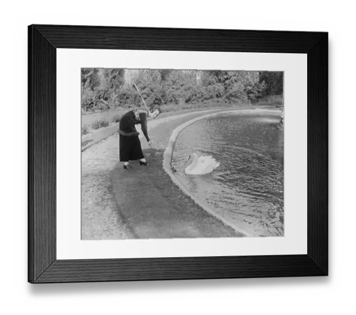 Framed Print : Madame Anna Pavlova 20 February 1920 Framed Print : Madame Anna Pavlova 20 February 1920