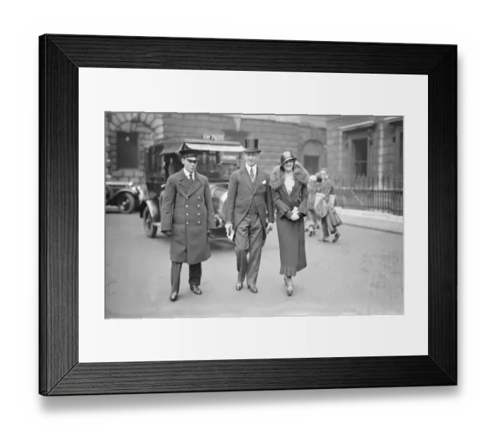Framed Print : Private view day at the Royal Academy. Earl and Countess Stanhope. 1932 Framed Print : Private view day at the Royal Academy. Earl and Countess Stanhope. 1932