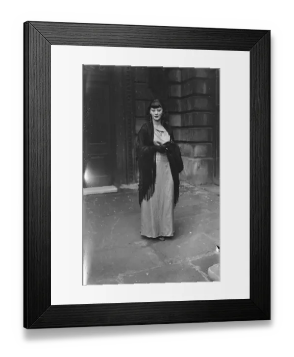 Framed Print : Private View Day at the Royal Academy Epsteins Beautiful model Isobel 1933 Framed Print : Private View Day at the Royal Academy Epsteins Beautiful model Isobel 1933
