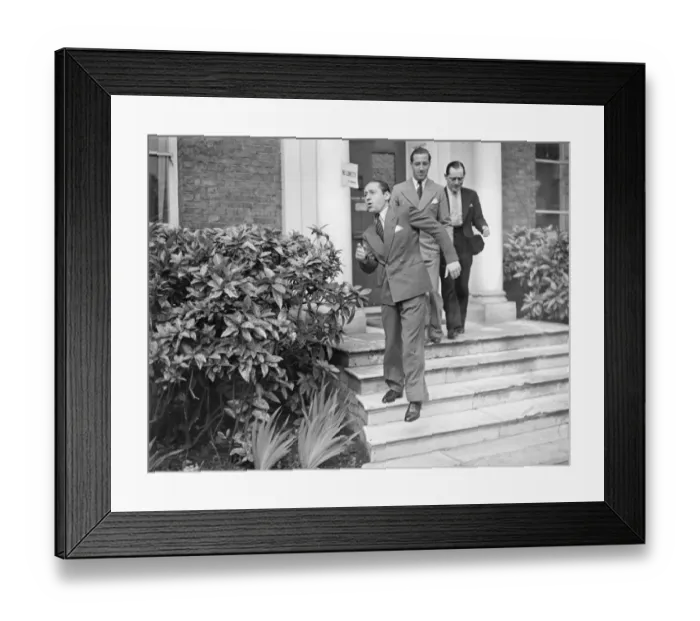 Framed Print : Wedding of Charles Smirks and Mrs Girvan Barker at Epsom Register office Bride
