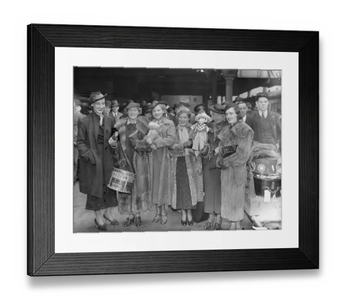Framed Print : American girl dancer parted from her pet at Plymouth. But a fellow passenger comes to the rescue Framed Print : American girl dancer parted from her pet at Plymouth. But a fellow passenger comes to the rescue