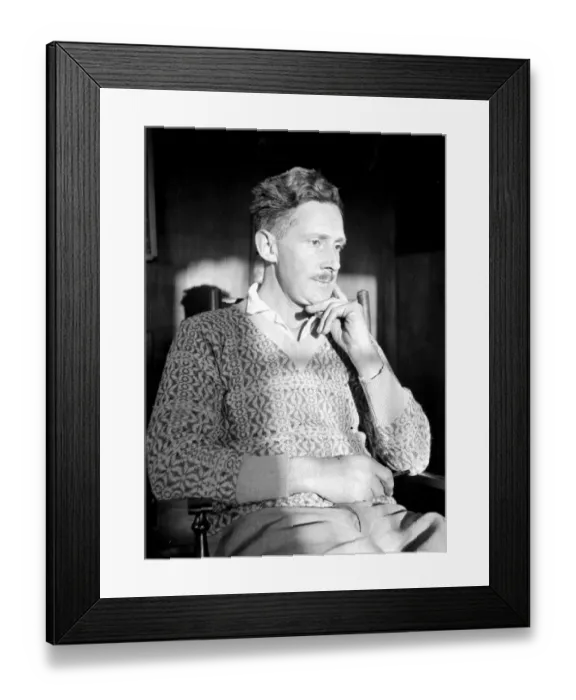 Framed Print : Mr James in East Hill, London. 1933 Framed Print : Mr James in East Hill, London. 1933