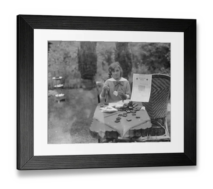 Framed Print : Miss Ellaline Terriss wants to raise ? 25, 000 for blind and totally disabled soldiers