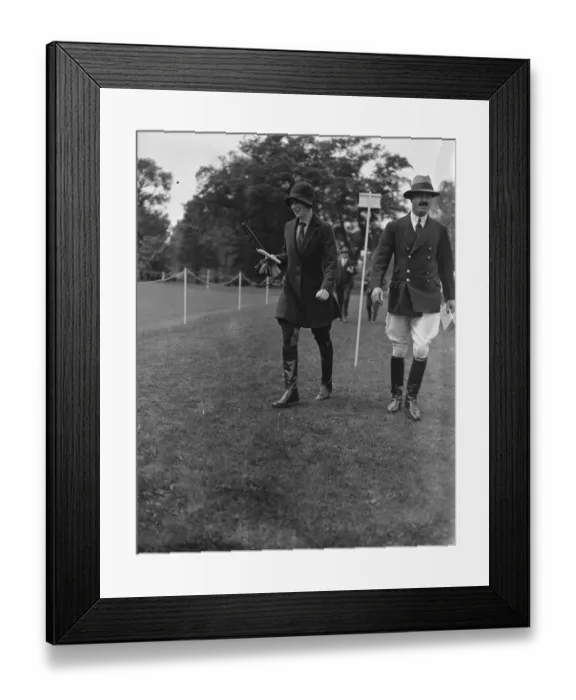 Framed Print : Ranelagh mounted sports. Major L M Gibbs and Hon Imogen Grenfell. 1926