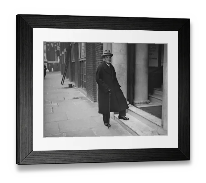 Framed Print : Mr Arthur Henderson, MP, the Socialist Party leader, pictured at Transport House Framed Print : Mr Arthur Henderson, MP, the Socialist Party leader, pictured at Transport House