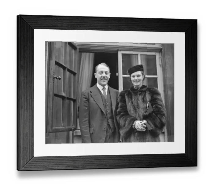 Framed Print : Viscount Cowdray with his fiance, Lady Anne Bridgeman, 18 January 1939