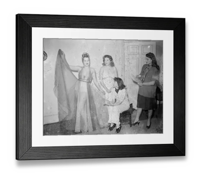 Framed Print : While the father of Mary Maguire, the film actress, is serving as bat man with BEF in France Framed Print : While the father of Mary Maguire, the film actress, is serving as bat man with BEF in France