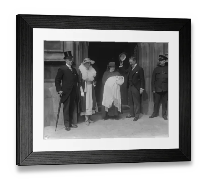 Framed Print : Christening of the infant son of Sir Harry Newton in the House of Common Crypt Chapel Framed Print : Christening of the infant son of Sir Harry Newton in the House of Common Crypt Chapel
