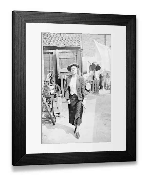 Framed Print : Man accused of tricking family in false pretence charge at Southend. Accused of Framed Print : Man accused of tricking family in false pretence charge at Southend. Accused of
