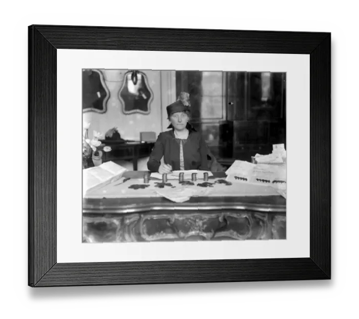 Framed Print : Queens work for women fund. Mrs C. Arthur Pearson 1914 - 1918 Framed Print : Queens work for women fund. Mrs C. Arthur Pearson 1914 - 1918