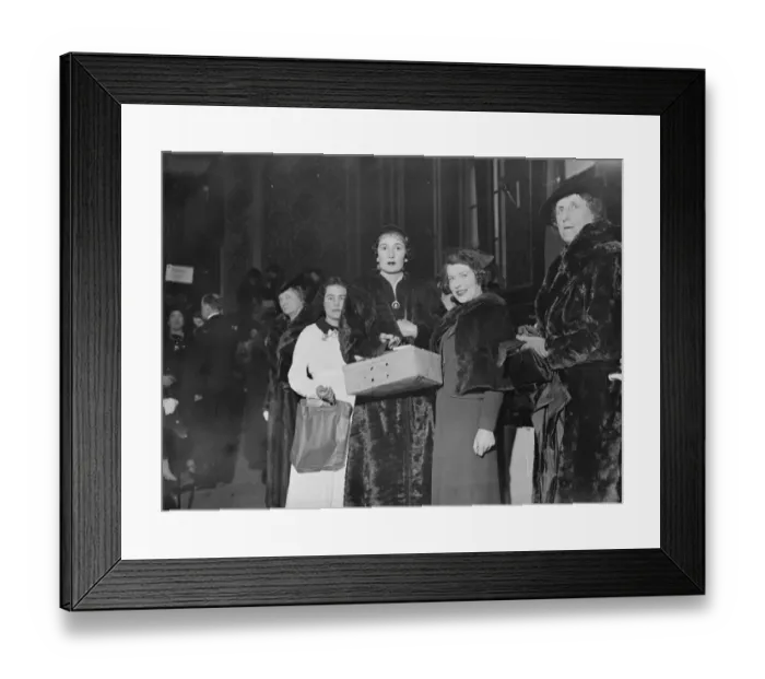 Framed Print : Pictured at the Country Produce Market held at Grosvenor Hall, Buckingham Palace Road Framed Print : Pictured at the Country Produce Market held at Grosvenor Hall, Buckingham Palace Road