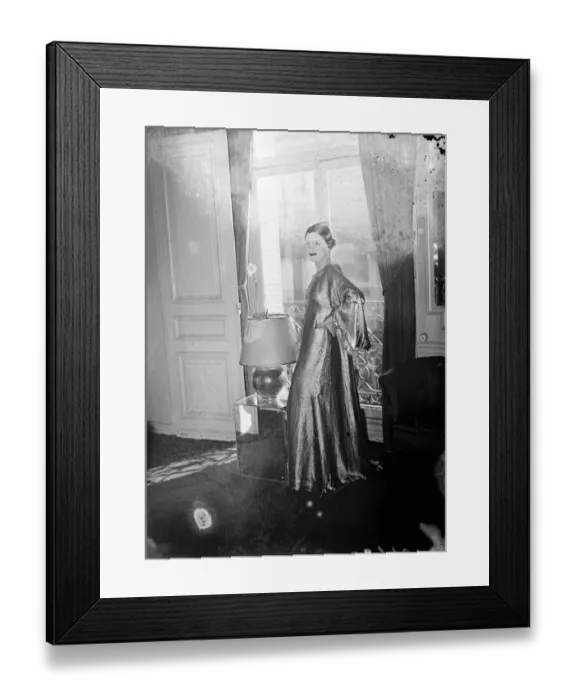 Framed Print : Princess Marina in her gold and silver hostess gown. 4 November 1934 Framed Print : Princess Marina in her gold and silver hostess gown. 4 November 1934