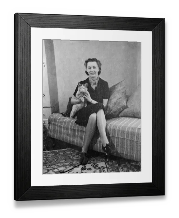 Framed Print : London girl will be Madame Recamier British industrys fair. Miss Iris Leslie