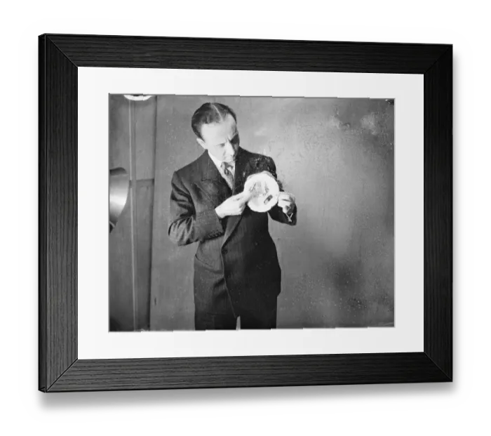 Framed Print : Peeresses coronation fears allayed. Coronet with new device cannot become disslodged Framed Print : Peeresses coronation fears allayed. Coronet with new device cannot become disslodged
