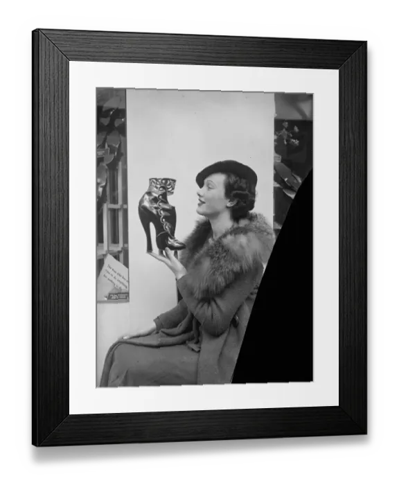 Framed Print : Shoe and leather fair opens in London. 8 October 1934 Framed Print : Shoe and leather fair opens in London. 8 October 1934