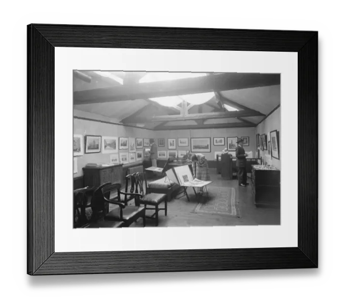 Framed Print : The Beaux arts gallery in Bruton Mews. Originally a stable built in the 17th Century Framed Print : The Beaux arts gallery in Bruton Mews. Originally a stable built in the 17th Century