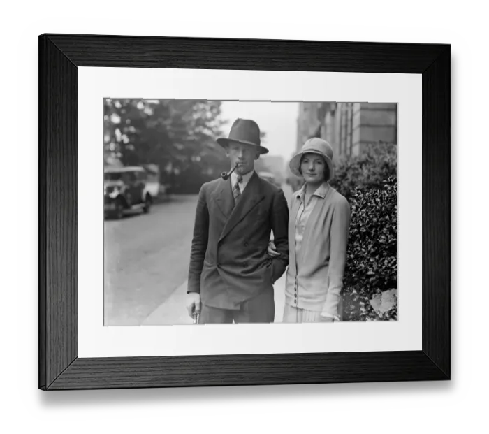 Framed Print : Mr R W V Robins, the England and Middlesex cricketer, his fiancee, Miss Kathleen Knight