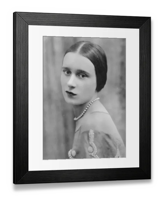 Framed Print : Mrs Reginald Vanderbilt. 1927 Gloria Morgan Vanderbilt