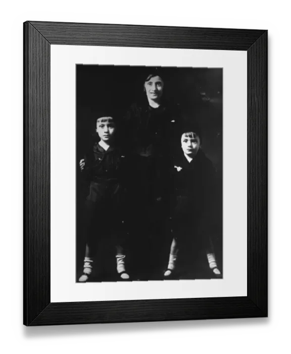 Framed Print : Edda Mussolini with her Brothers dressed as Fascisti. 28 December 1925 Framed Print : Edda Mussolini with her Brothers dressed as Fascisti. 28 December 1925