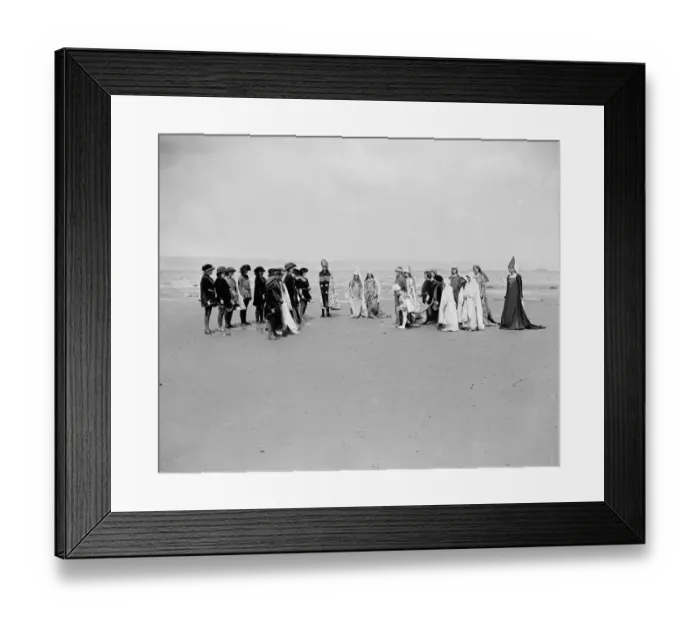 Framed Print : Rehearsing a pageant on Weymouth Sands, Dorset, in aid of the War Emergency Funds Framed Print : Rehearsing a pageant on Weymouth Sands, Dorset, in aid of the War Emergency Funds