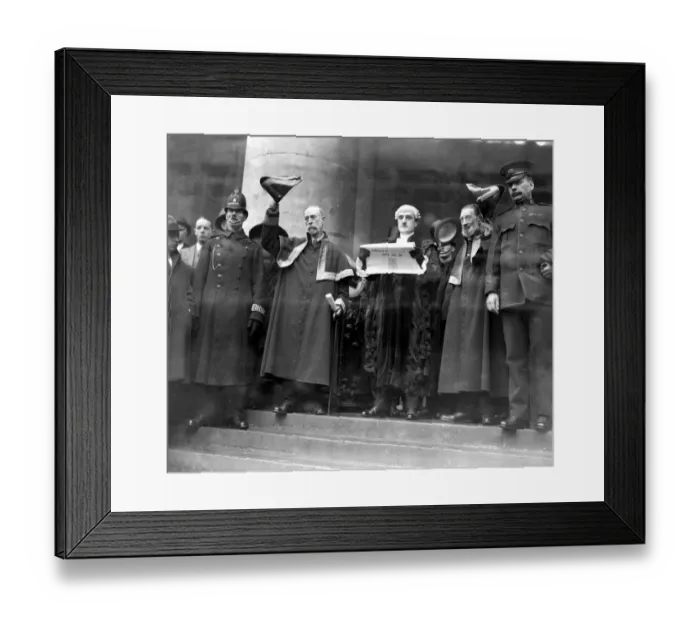 Framed Print : The Royal proclamation of the dissolution of Parliment read from the steps of the Royal Exchange Framed Print : The Royal proclamation of the dissolution of Parliment read from the steps of the Royal Exchange