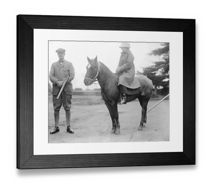 Framed Print : The Master of Fox Hounds of the Ledbury and his wife Sir George and Lady Bullough 5 Framed Print : The Master of Fox Hounds of the Ledbury and his wife Sir George and Lady Bullough 5