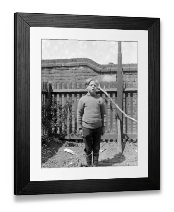 Framed Print : Southend Air Raid. Willie Churchlow, who escaped from a house in Broadway Market