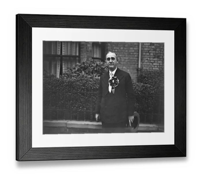 Framed Print : General election, 1931. Mr J D Cassels, KC, the newly elected conservative member Framed Print : General election, 1931. Mr J D Cassels, KC, the newly elected conservative member
