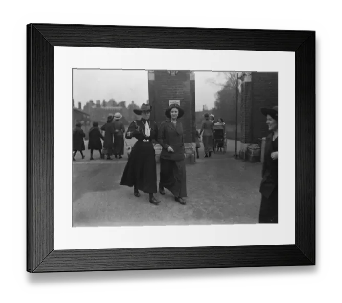 Framed Print : German and English Girl Guides at Hampton Court Framed Print : German and English Girl Guides at Hampton Court