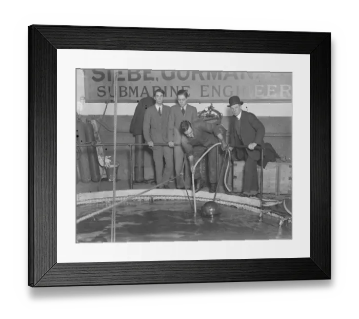 Framed Print : Demonstration of divers at work at Siebe. Gorman and Cos tanks at Westminster