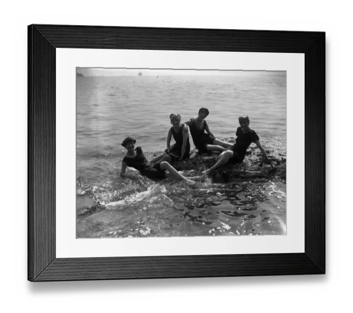 Framed Print : Bathing scenes at Torquay, Devon