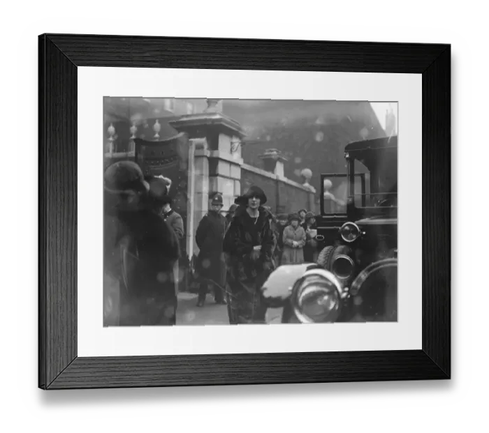 Framed Print : Society Callers at Chesterfield House Baroness Beaumont 9 March 1923 Framed Print : Society Callers at Chesterfield House Baroness Beaumont 9 March 1923